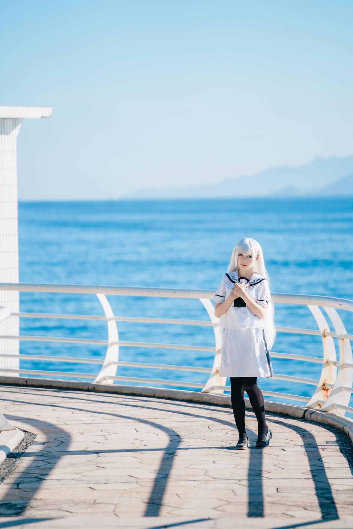 鸣濑白羽：夏日蓝调里的可爱与眩目