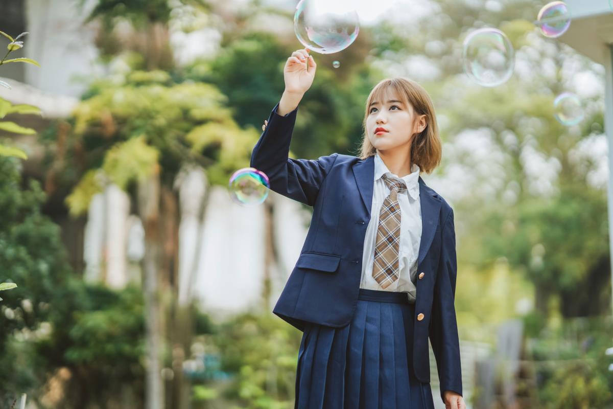 与可爱少女共度快乐时光，不浪费每一刻美好