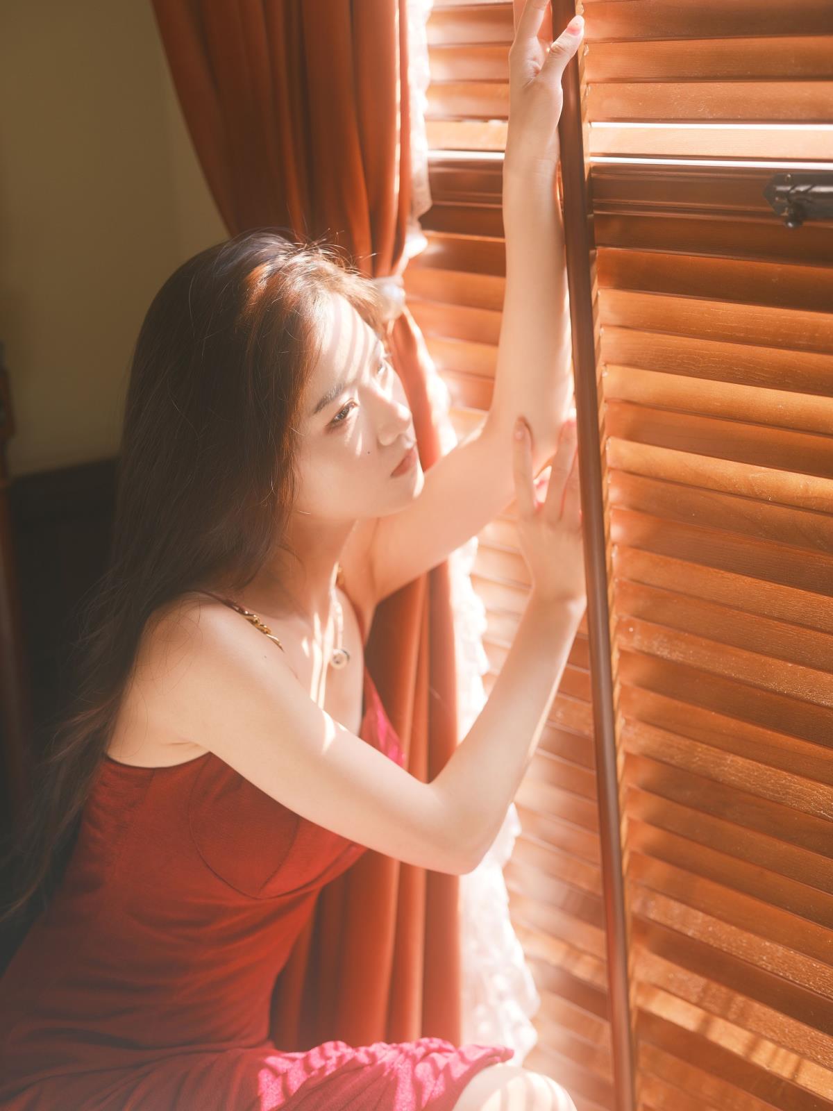 红裳静韵：凭直觉感知的独特氛围与美人风情