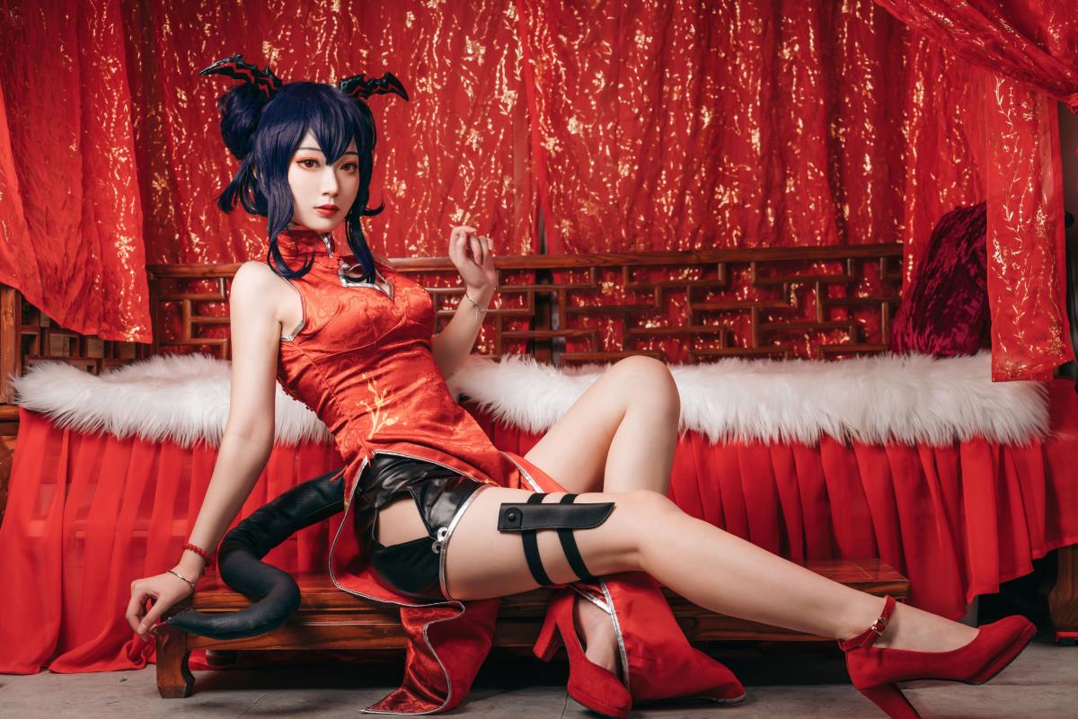 《陈sir旗袍：明日方舟的红色风情》