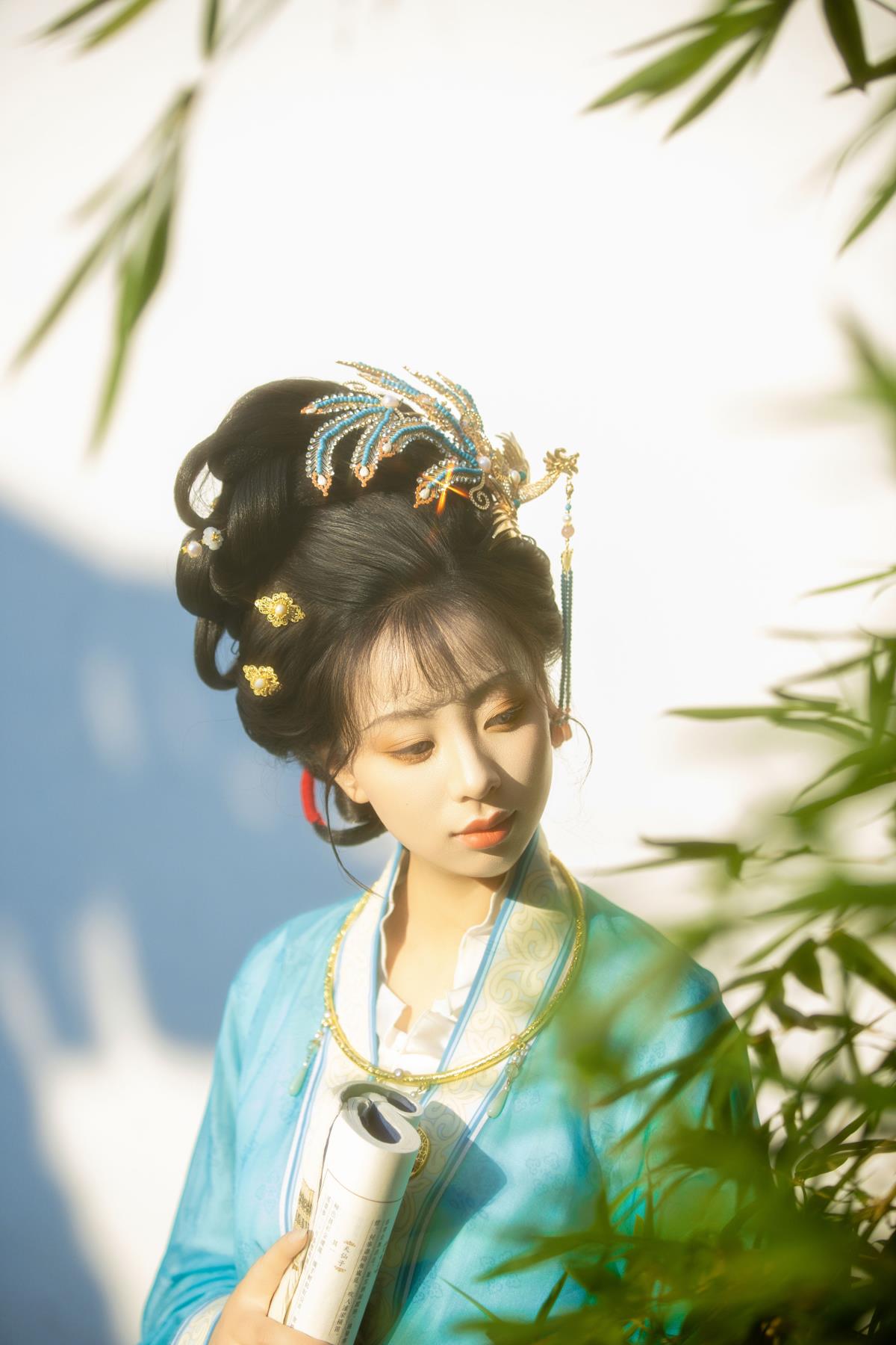 宋仕女图：古风复原中的诗意回响