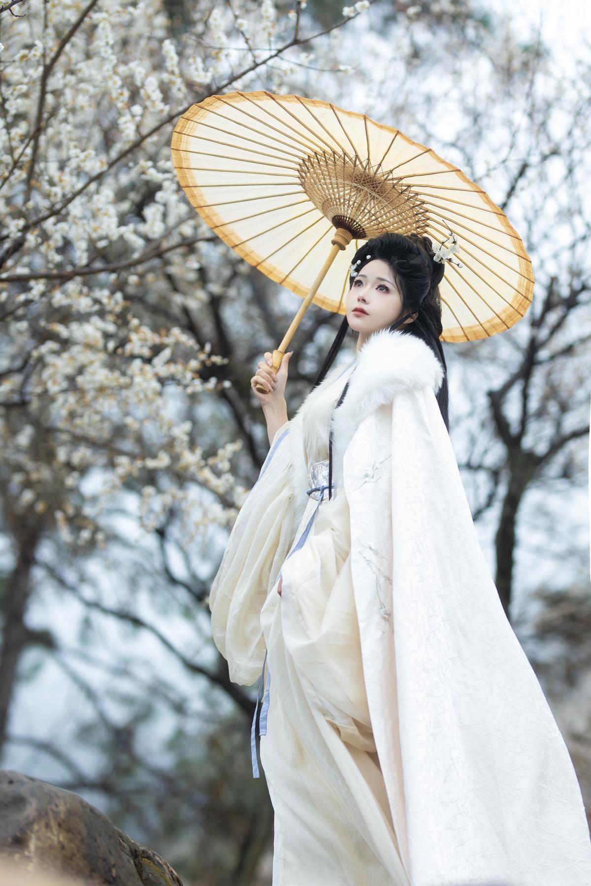 遇事不决问春风，春风不语守本心 （适合姑娘的唯美文艺意境标题）; 问春：春风无形心有向，以梦为马守本真 （优美文艺意境标题）; 艺语录：问春之语，心向春风守初心 （结合艺语录的文艺意境标题）