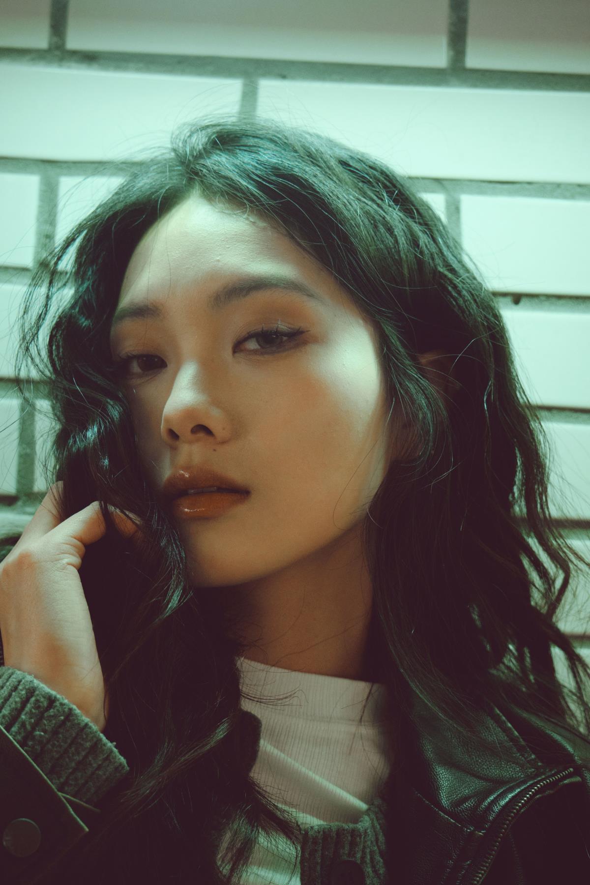 《重庆森林里的擦肩与邂逅：夜景、姐姐与别样氛围》