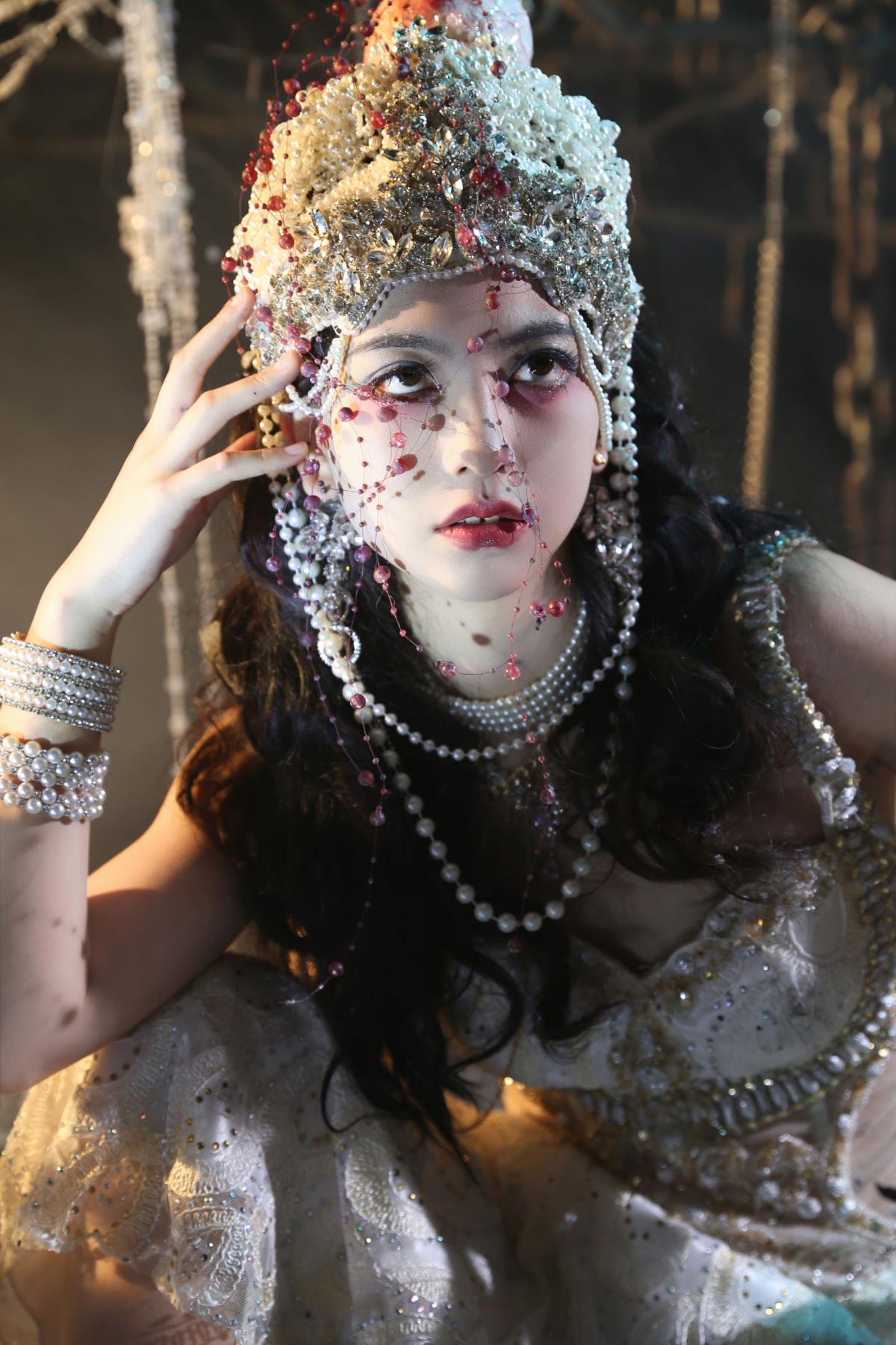 《屠龙少女：深渊血战后的孤独与荣耀》