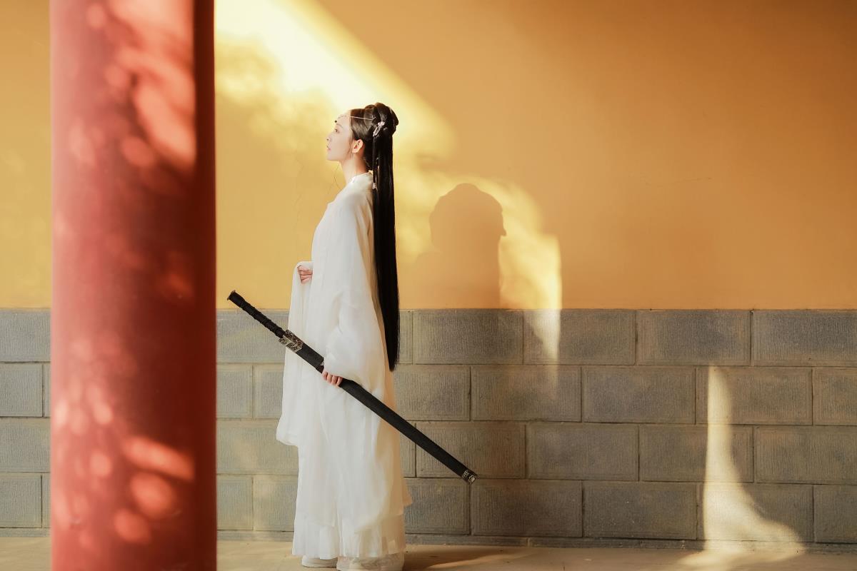 秋风起时的情思与佳人