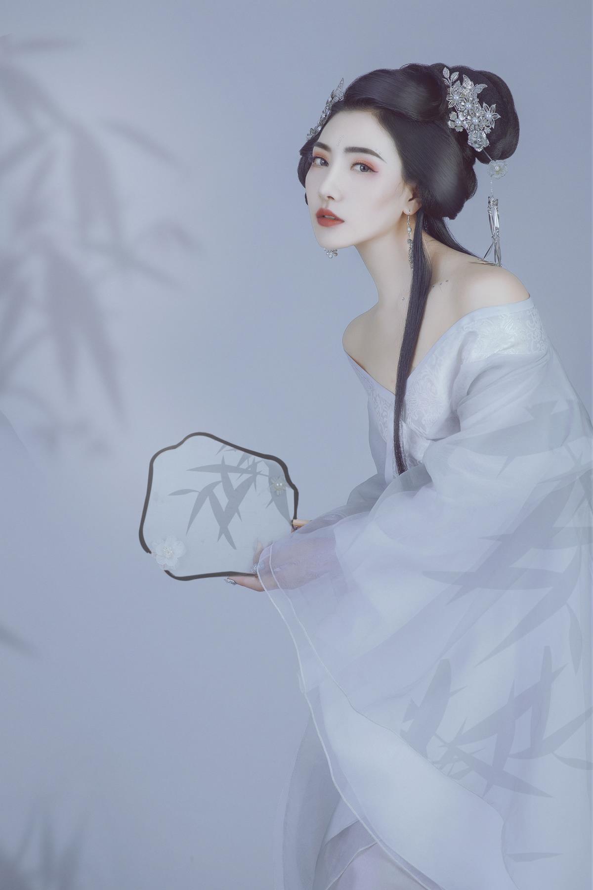 清月盈下的冰肌瘦影与分飞之殇