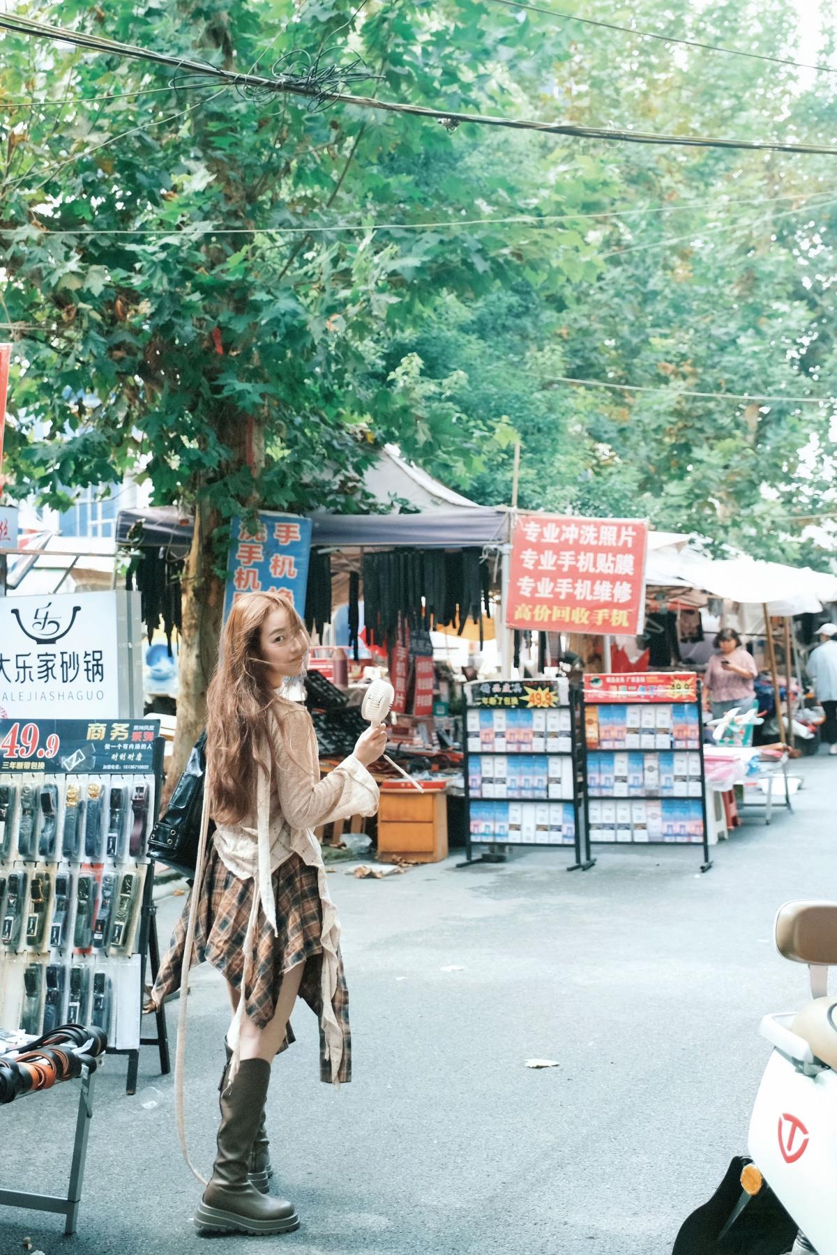 《千禧年的时光回溯：2001 年的复古纪实》