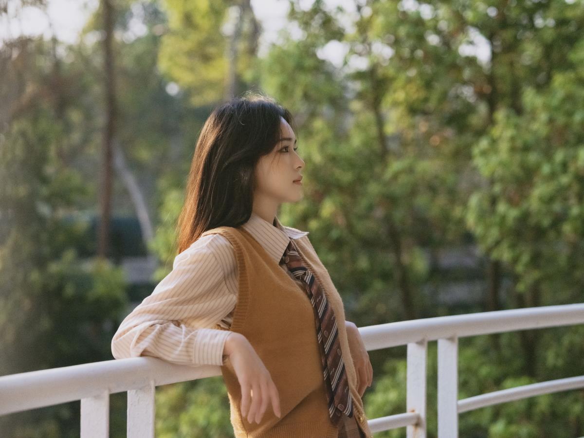 那些年，学生时代的沈佳宜：女生、校花、清纯与温柔的记忆