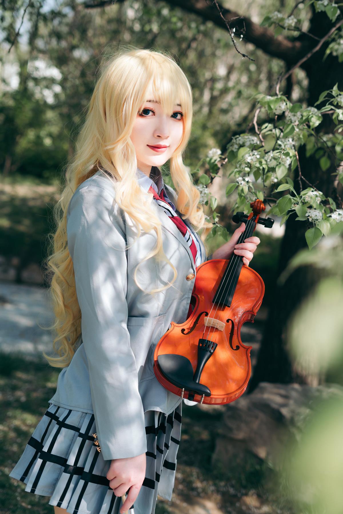 四月谎言里的坚强美少女：宫园薰的 Cosplay 与 JK 时光