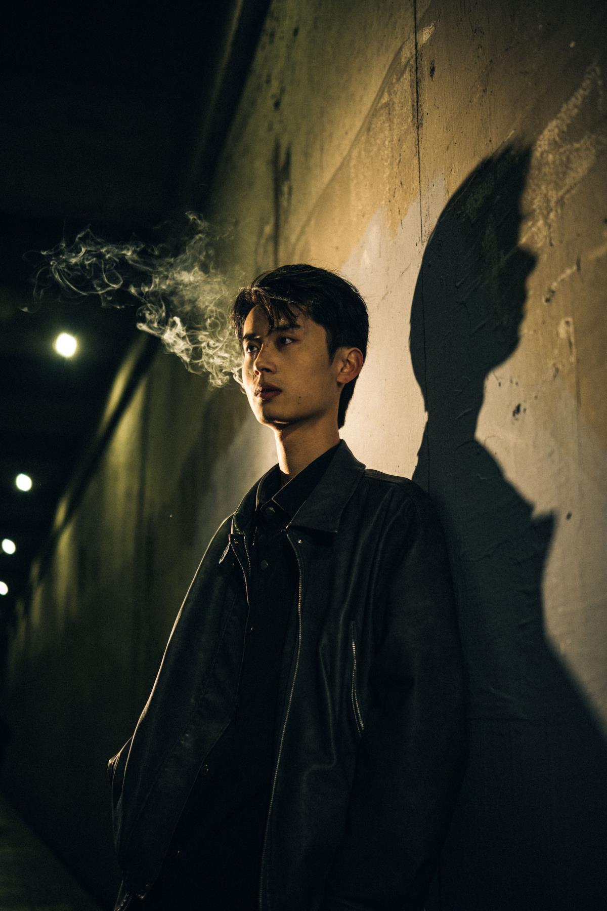 暗夜街头：解锁酷帅氛围感拍照新体验