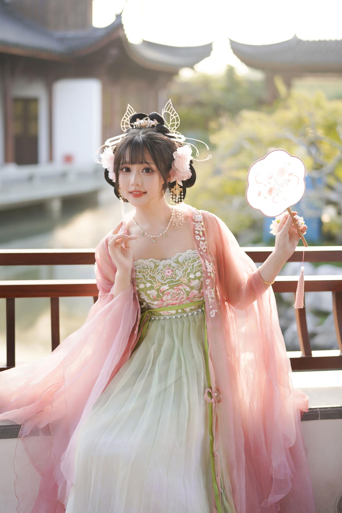 漫步申园，邂逅古风画卷里的姑娘