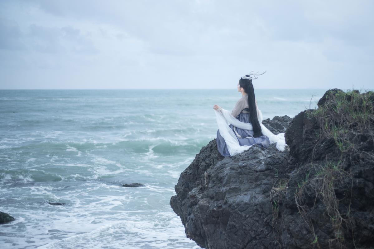 龙女：乘风雨而来的古风玄幻传奇