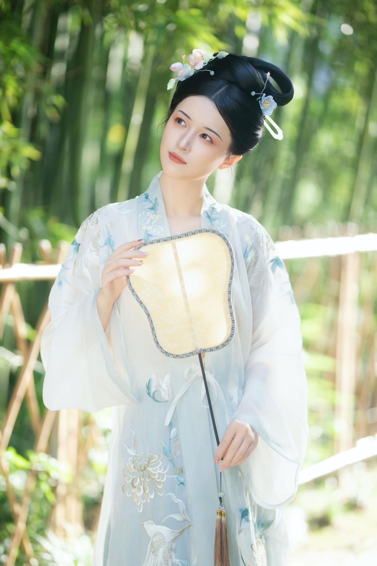 宋制汉服：中式古风园林里的美学之约