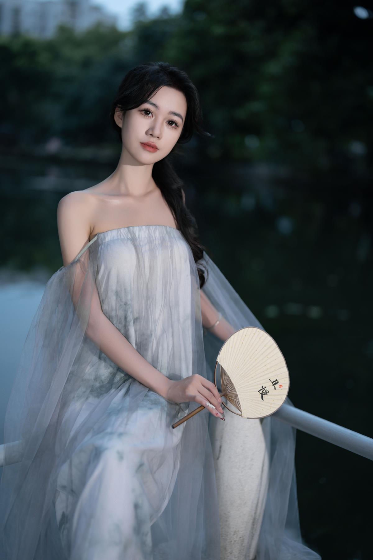 扇舞幽林，尽显古典唯美意境温婉之美