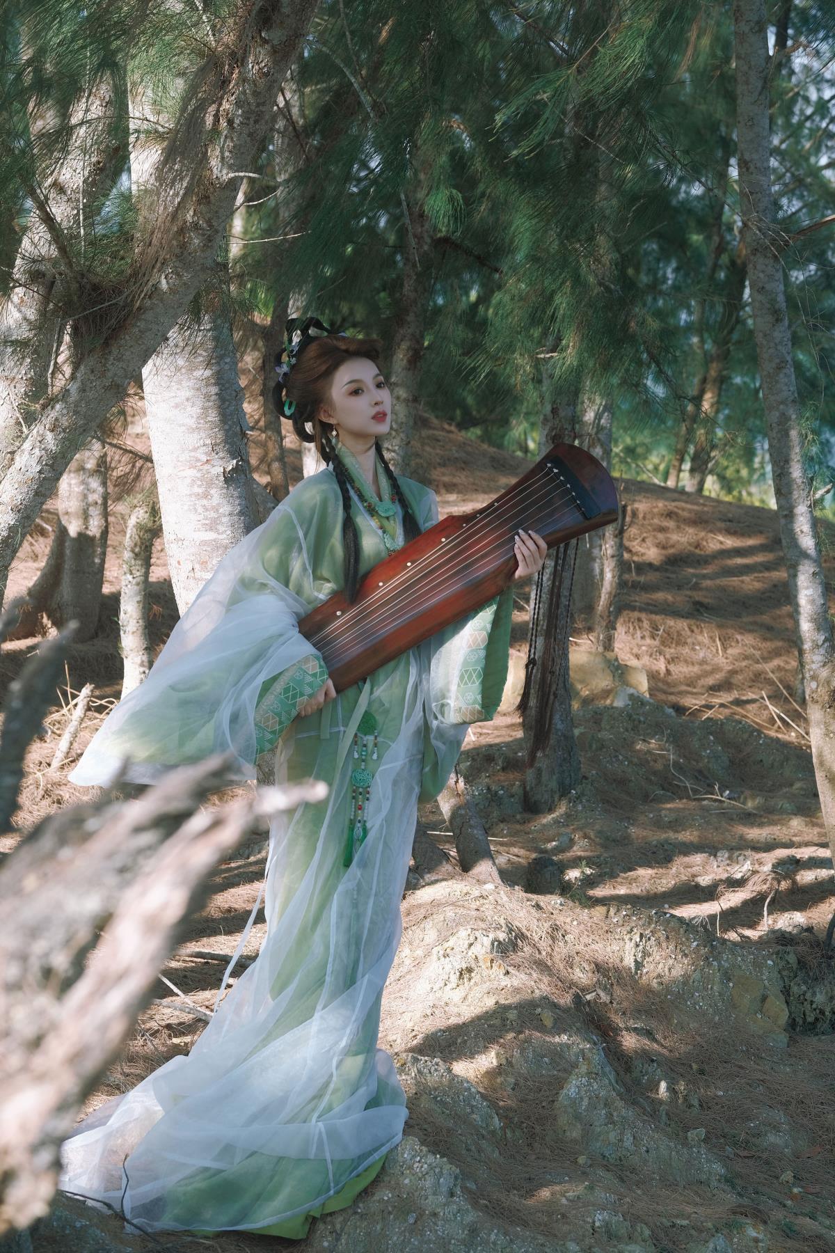 战国浮光：海边美人的夏梦与拆青解绿