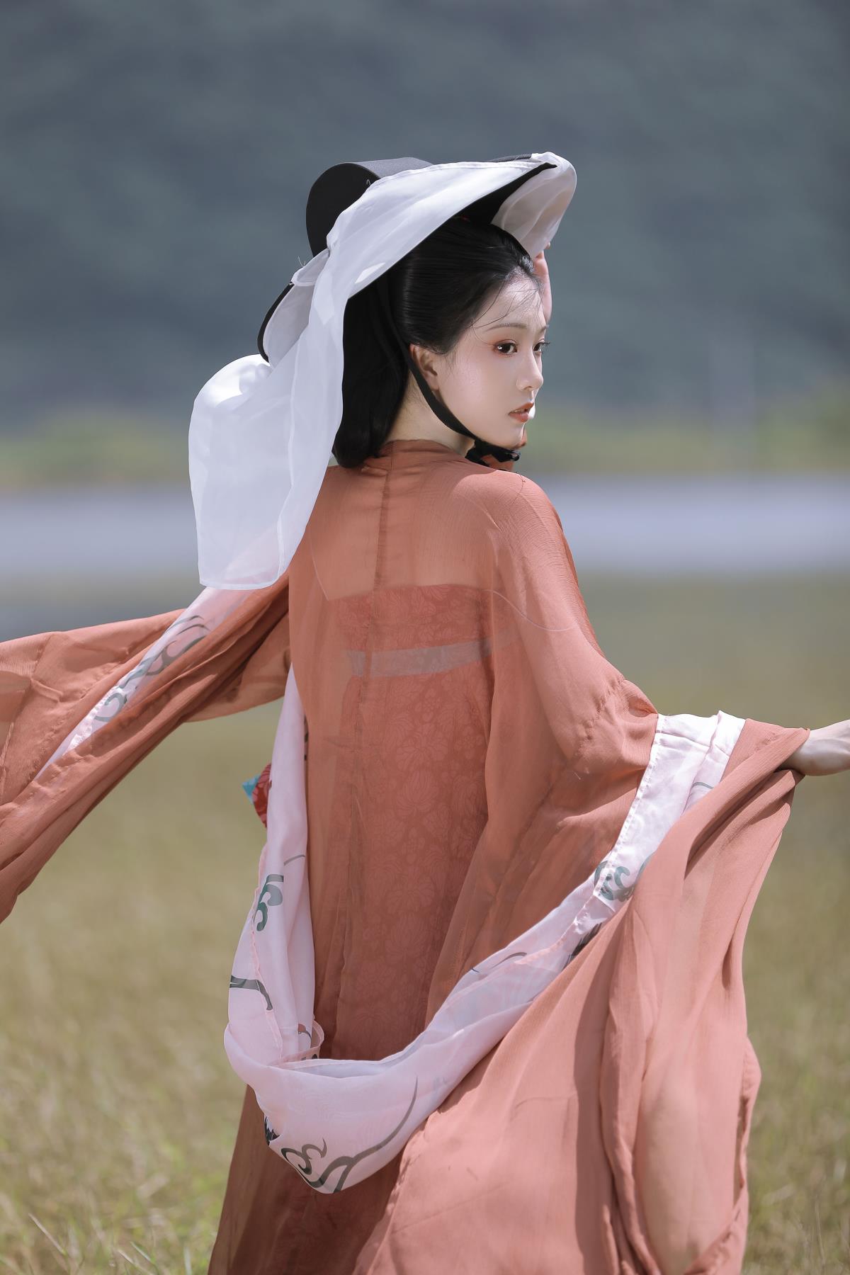 秋江带雨寄相思：故人天际望淮山，相思无雁足觅唯美意境与美人美图