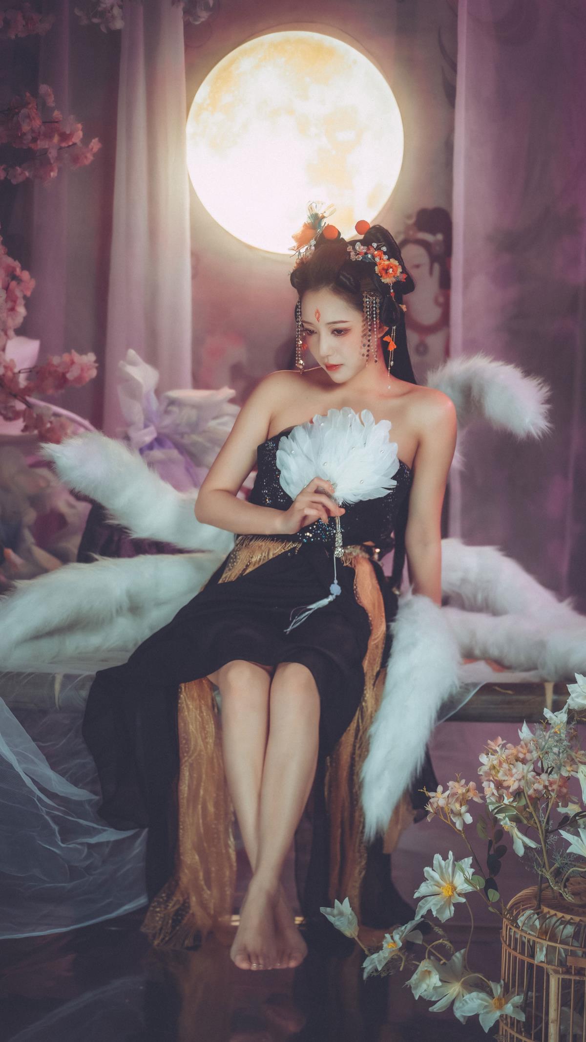 灵狐情锁：九尾天火下的世情与守护