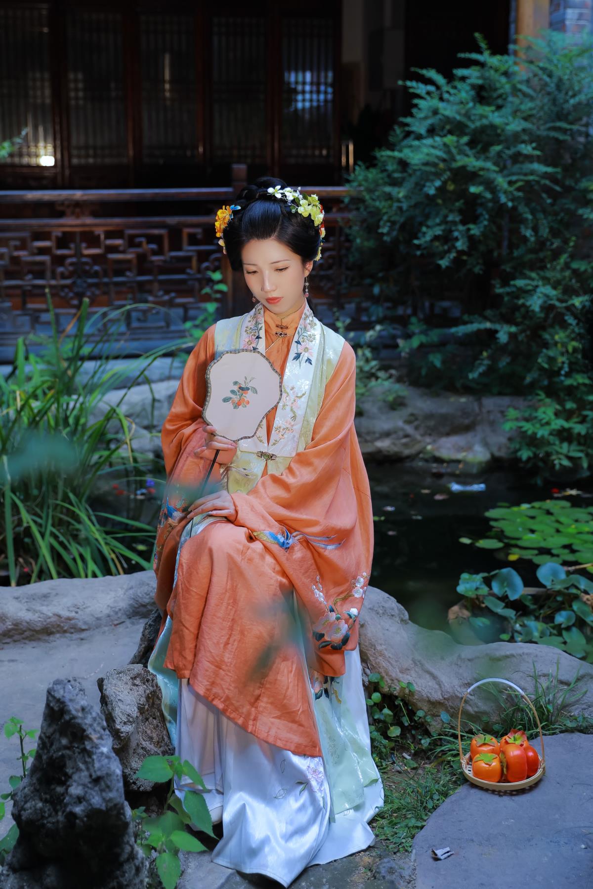 春百花秋月，夏凉风冬雪：若无闲事挂心头，便是人间好时节