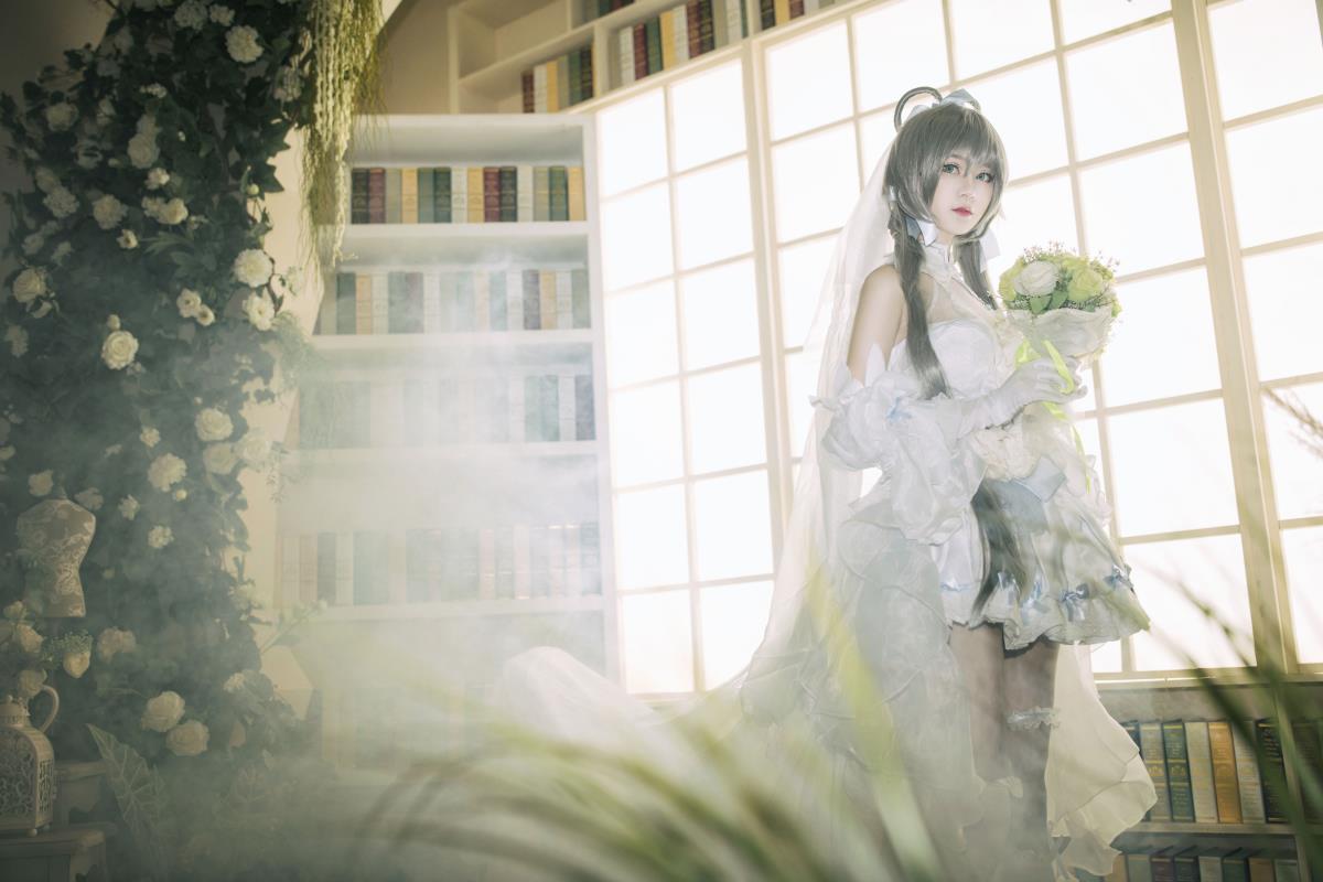 洛天依花嫁：暮雨中腐朽的少女绽放于白昼尽头