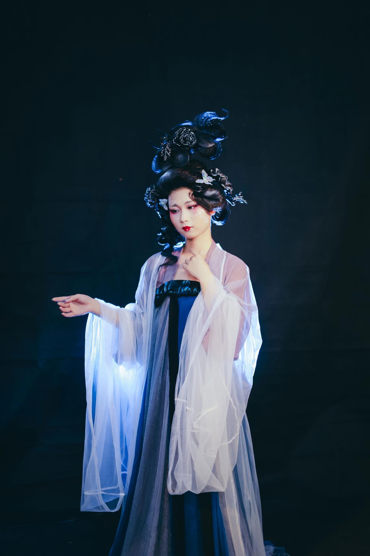 黑山老妖：古风汉服下的神秘魅影