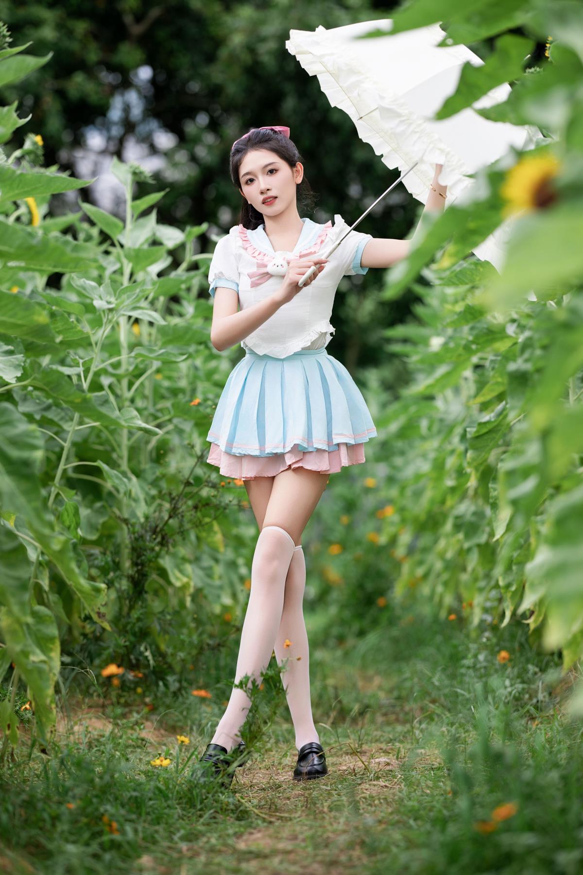 甜妹日记：定格JK甜妹活力瞬间，唤醒纯真记忆