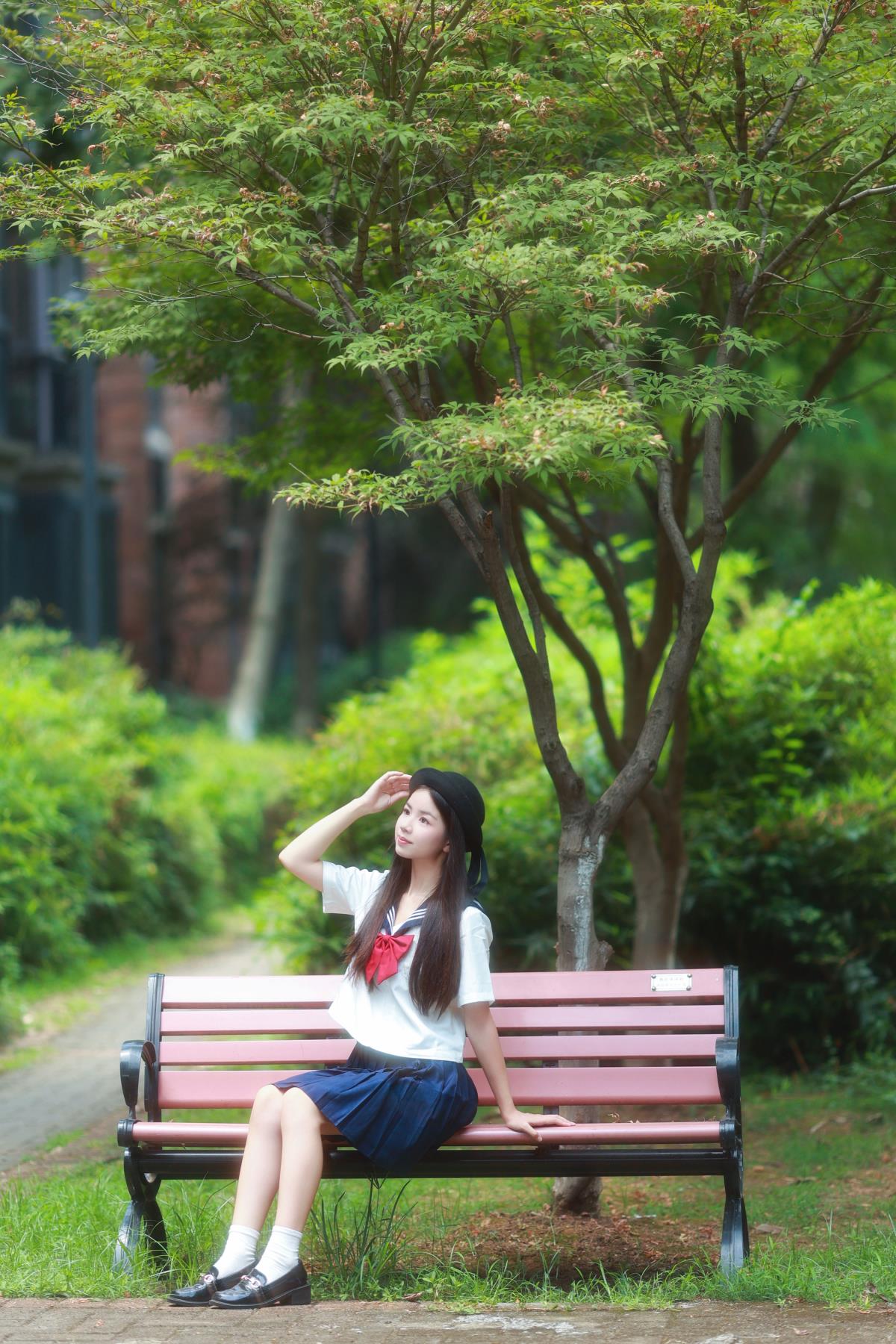 树荫下的少女时光：听蝉鸣，待叶黄，忆少年元气