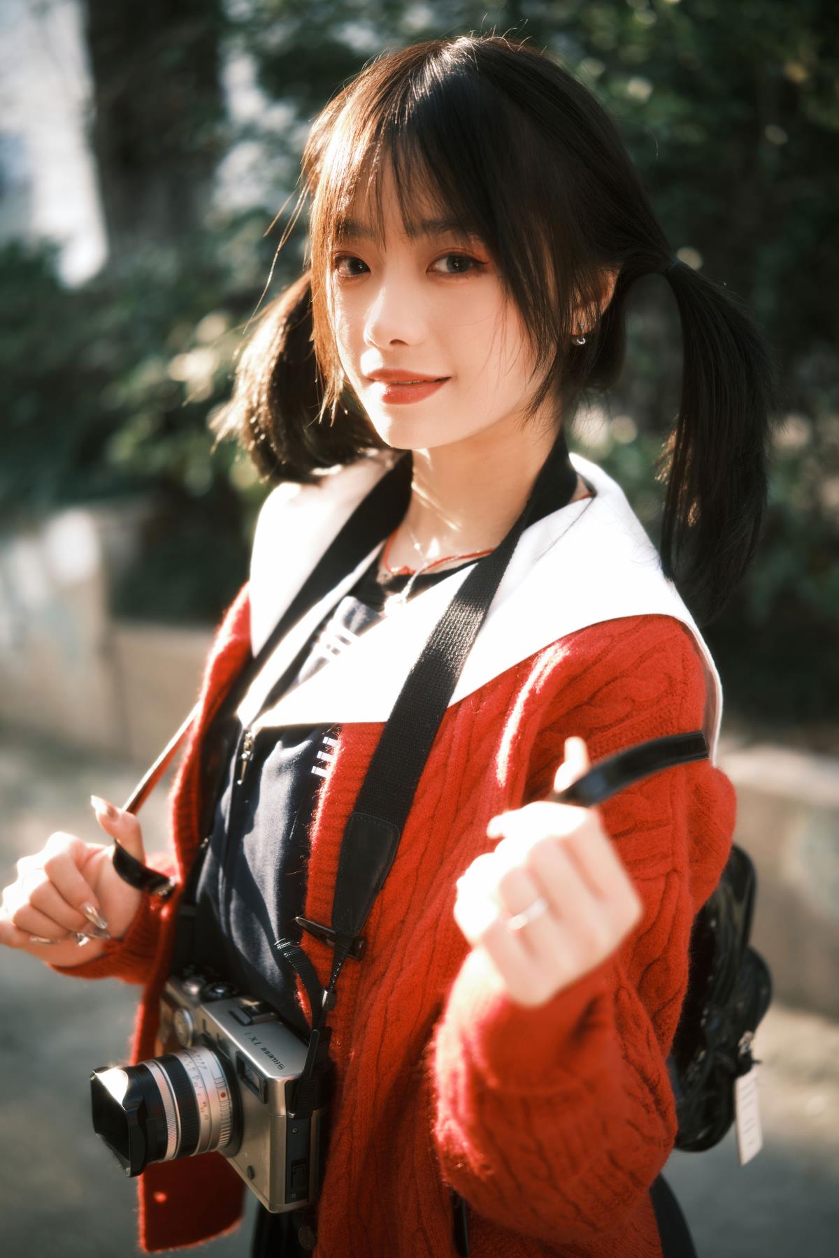 复古JK：于热烈风中，邂逅可爱马尾与好好生活的抬头瞬间