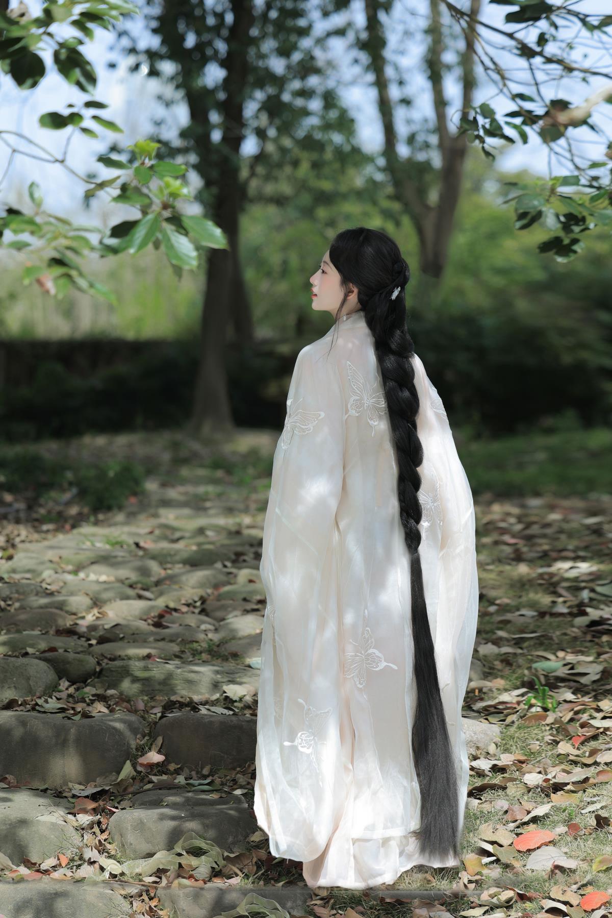 春之樱：公园中的诗意邂逅，仿若美人临瑶台