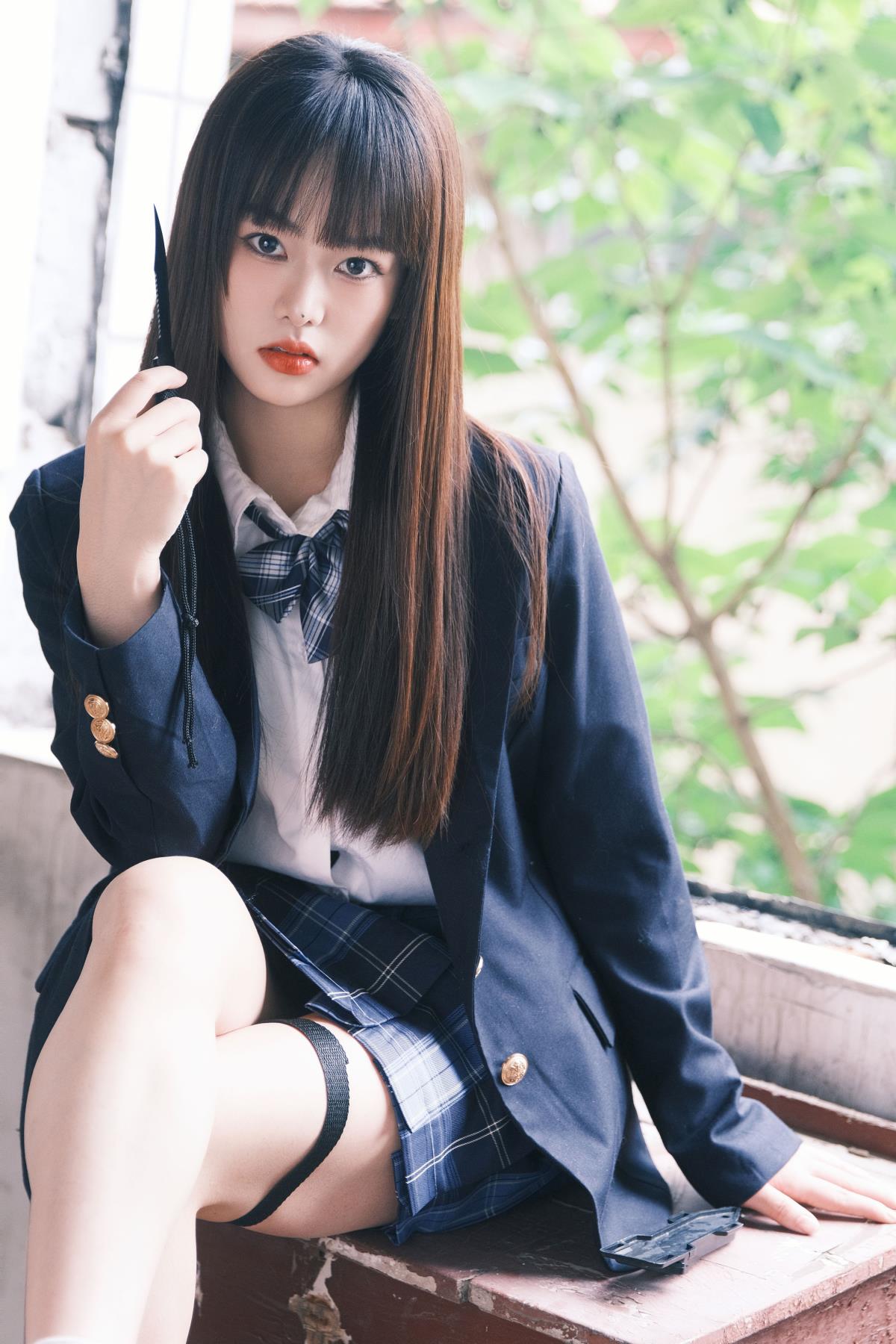 病娇少女JK风Cosplay：废弃学校中的《杀死比尔》灵感之旅