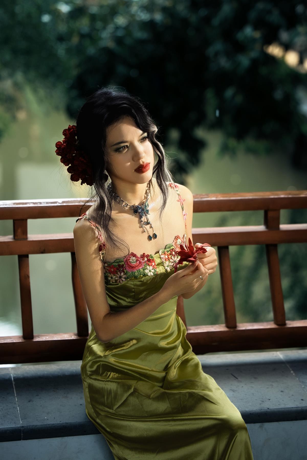 《民国旗袍下，等待一人归》