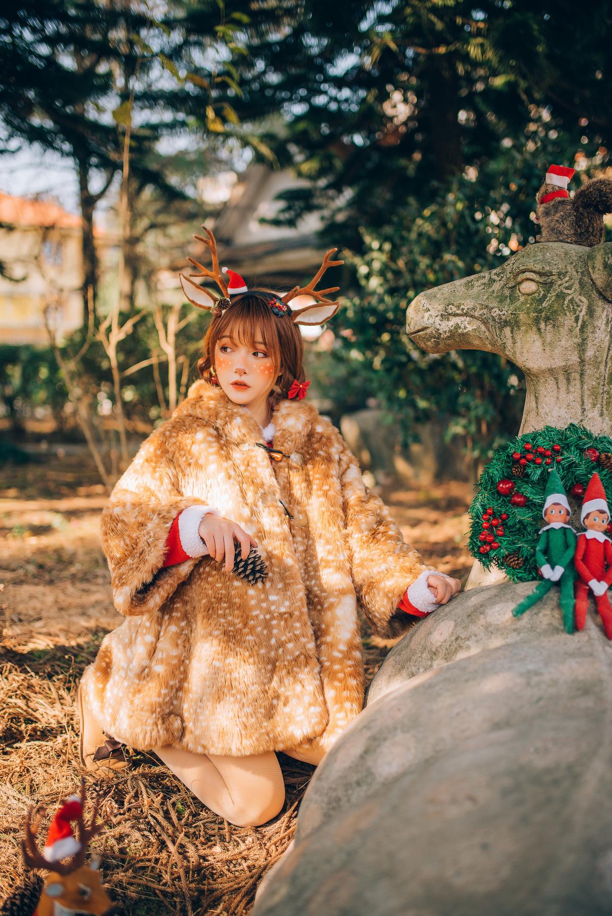 圣诞小鹿与少女的冬日祈愿：眉目舒展，顺问冬安
