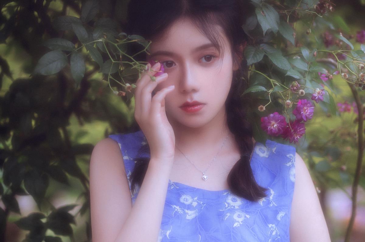 可期，明日星仍唯美复古清纯可期