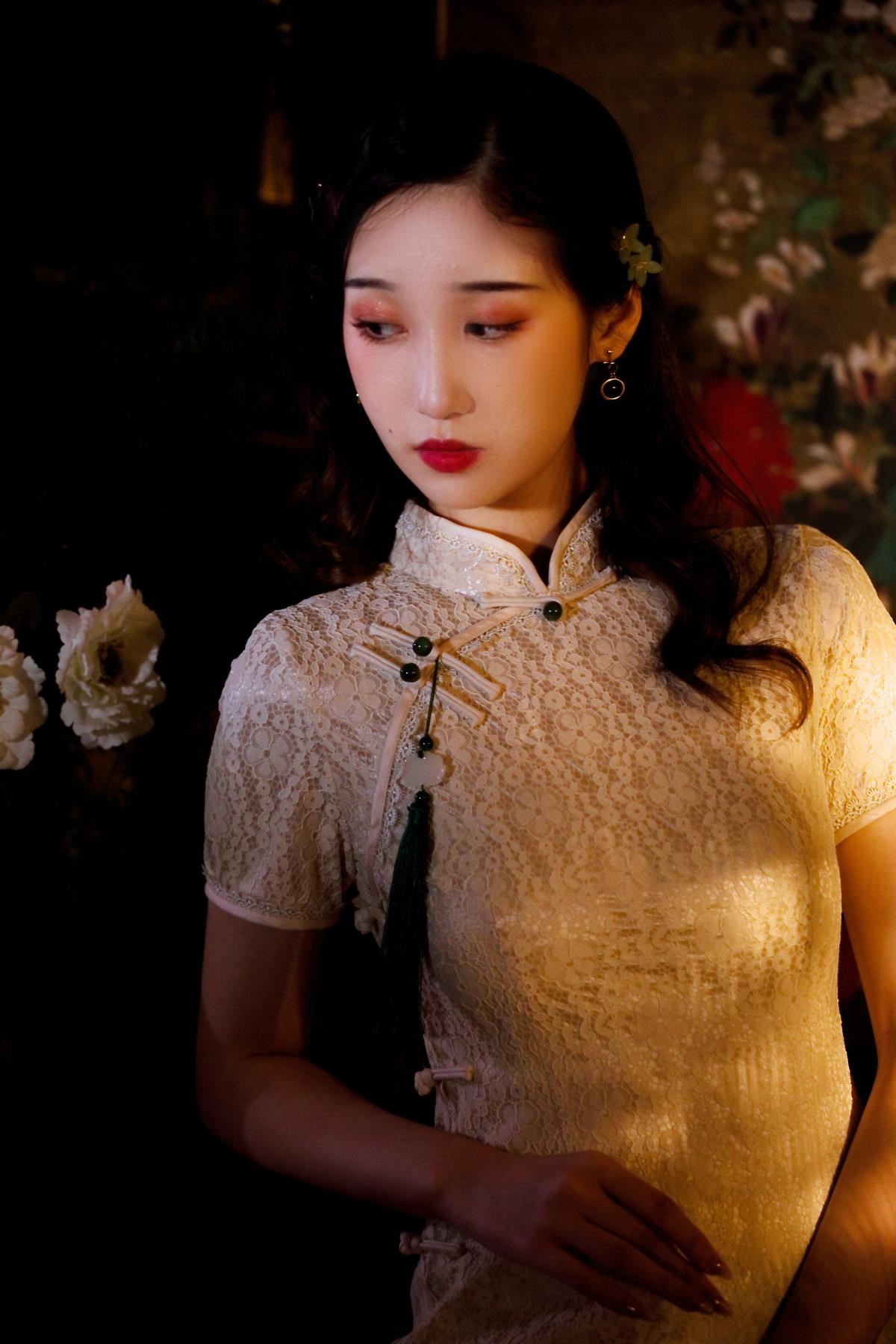 复古女郎与旗袍：半生缘里岁月沉淀的爱