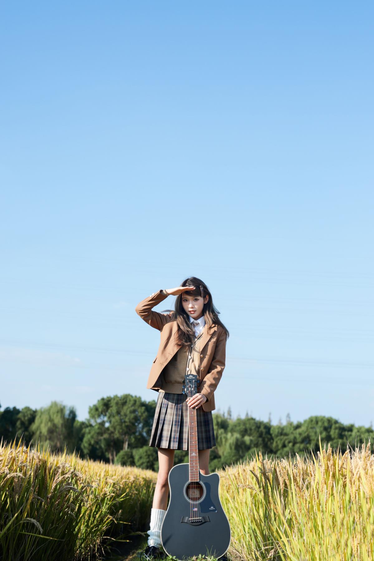 风弹秋日稻田琴，奏响JK写真的文艺清新与生命力