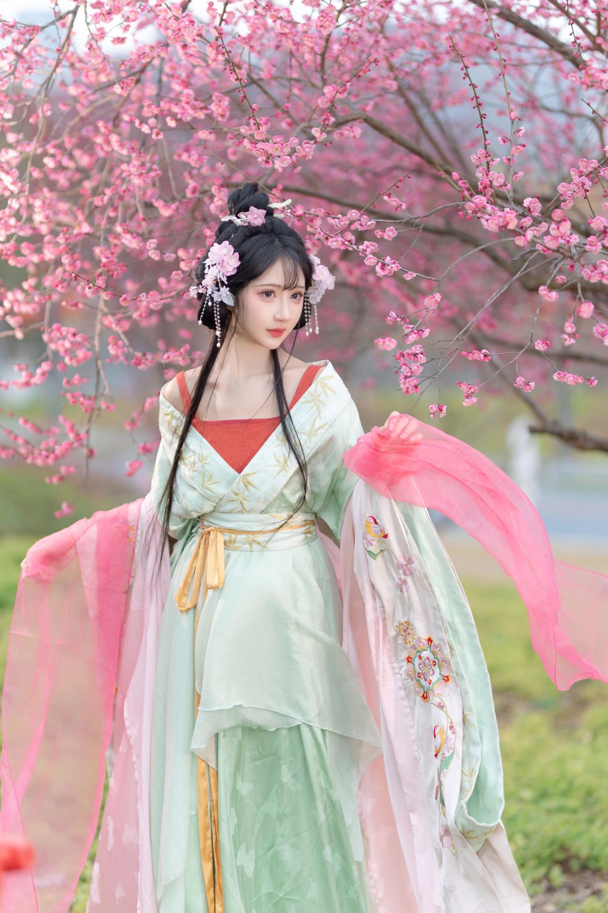 梅间诗笺：赠春与月，寄情归期