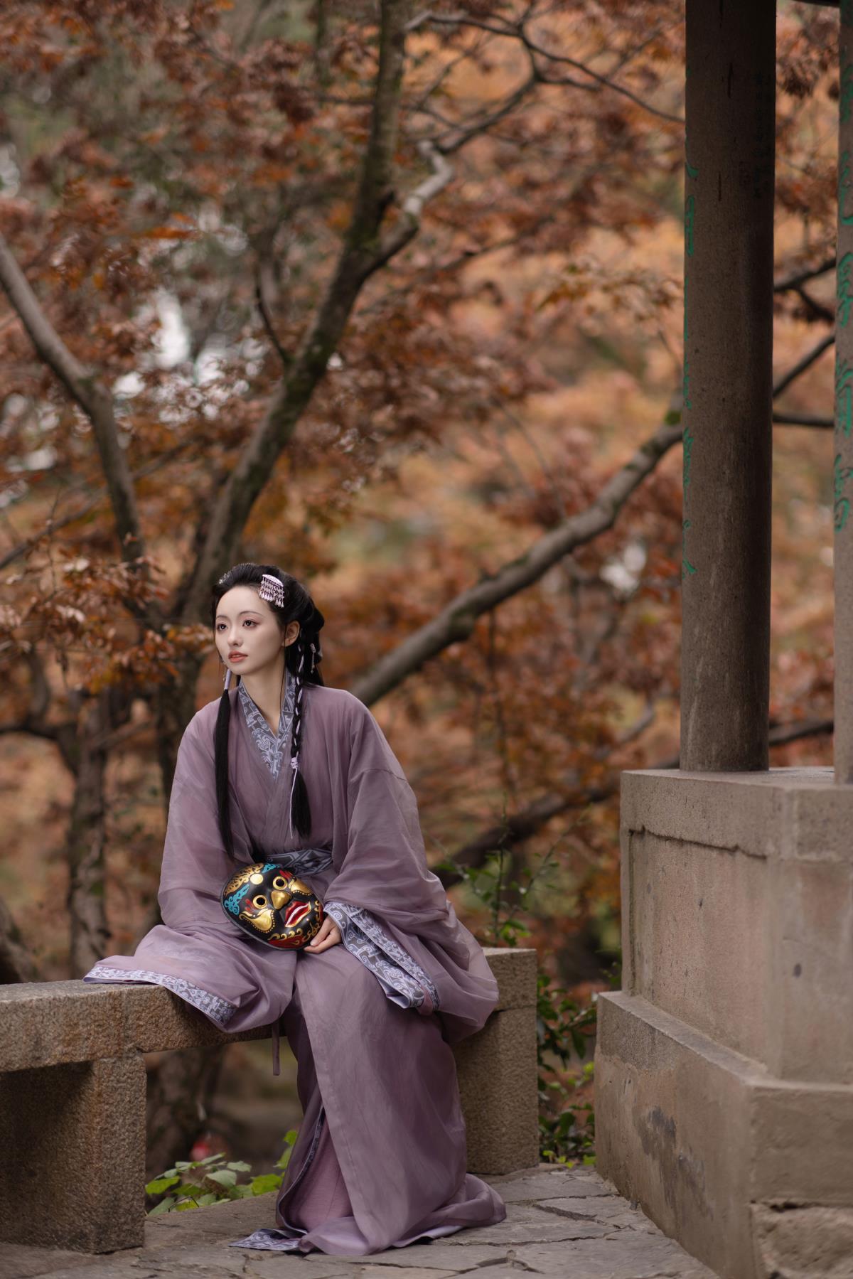 战国袍下，叹美人迟暮与草木零落之殇