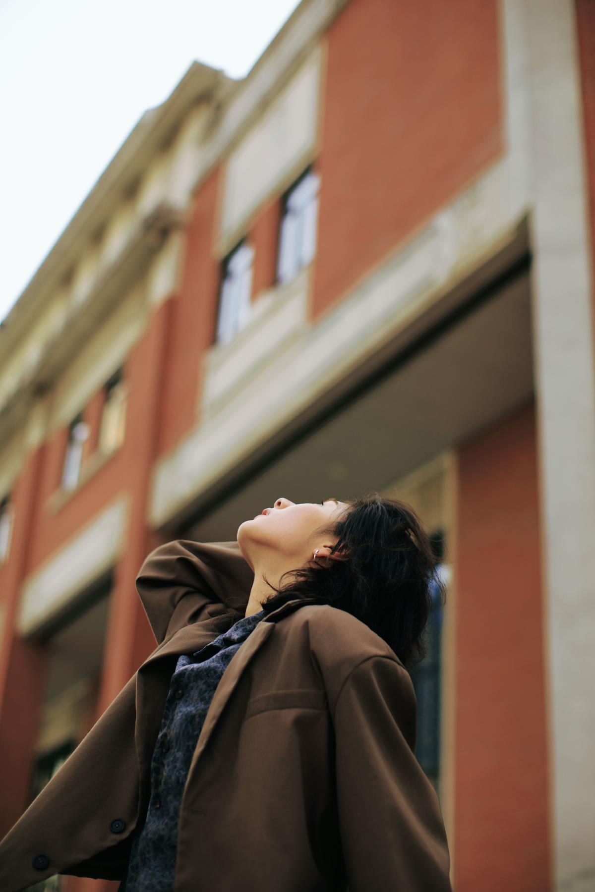 时光码头：黎明至黄昏，阳光、爱人与诗