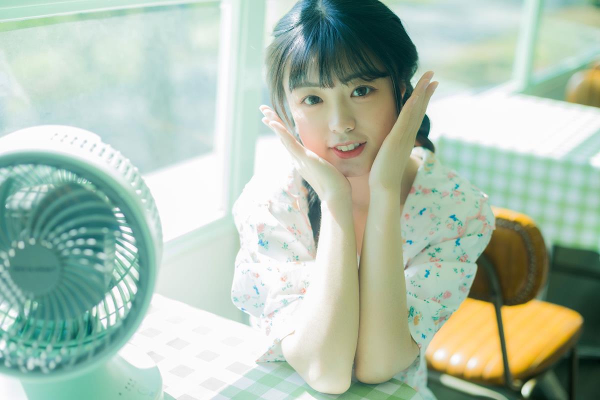 藏在巴士角落的元气少女