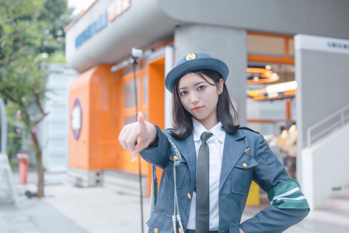 《COS 之美：铁甲小宝中野美树的梦幻演绎》 解析：既包含了关键信息“COS”“中野美树”“铁甲小宝”，又通过“梦幻演绎”营造出一种富有意境和文艺感的氛围，符合标题要求。