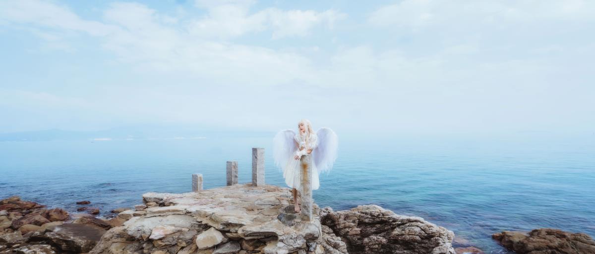 天使临世：降于凡间的奇幻之约