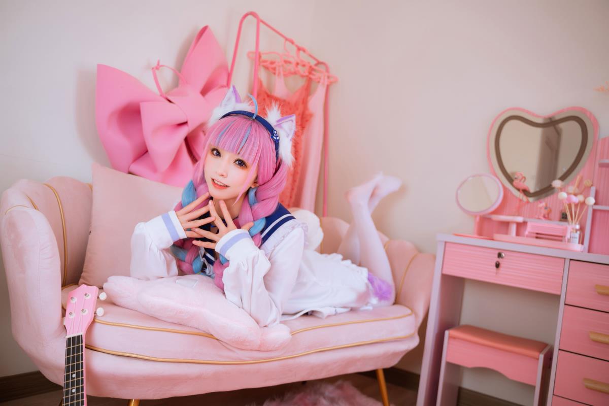 《邂逅身着海军风JK制服的可爱虚拟偶像水明户爱夸：于Cosplay中绽放的灵动之美》