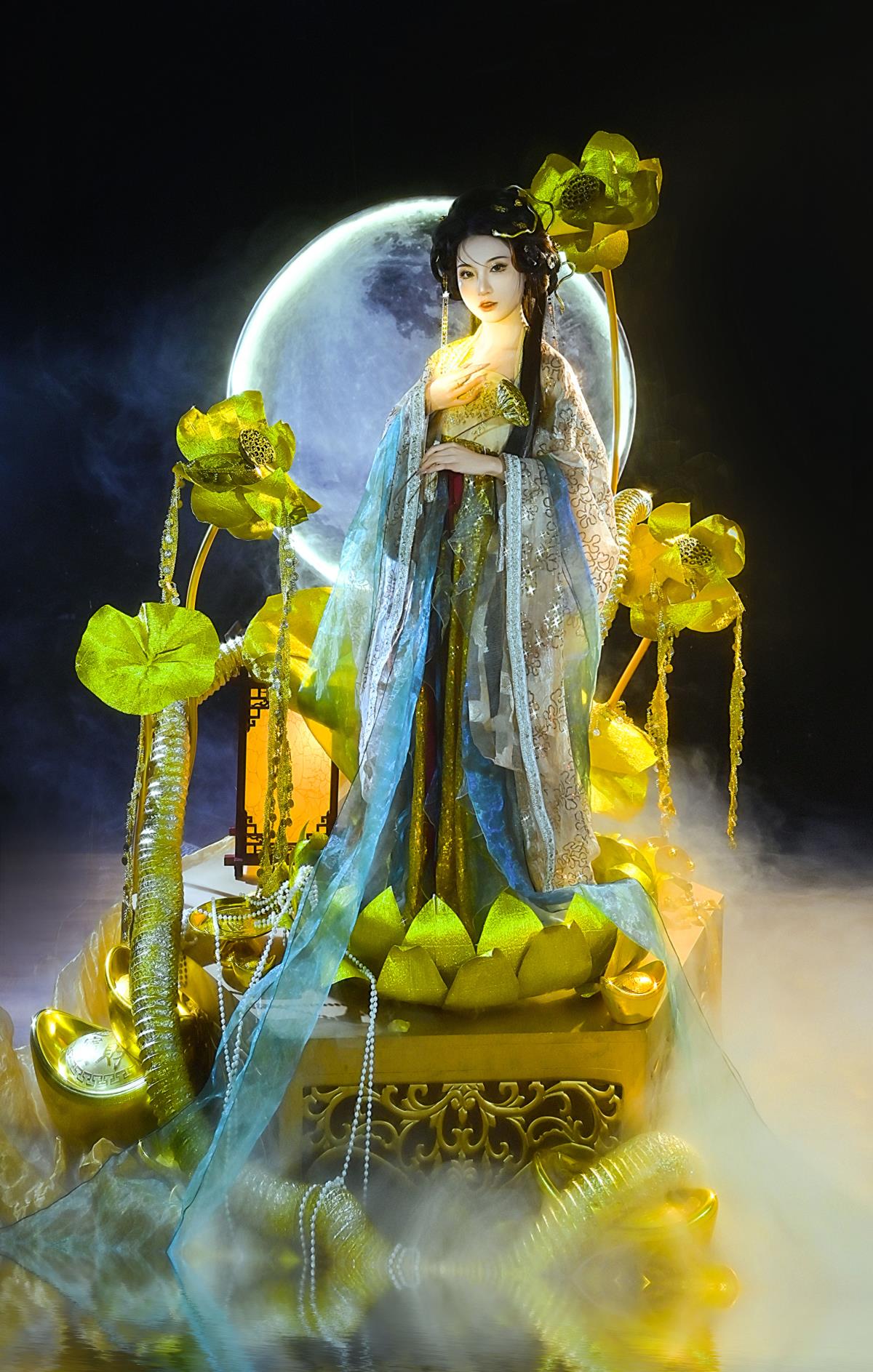 蛇缠金莲：金蛇神女化身，衔财生福之意蕴