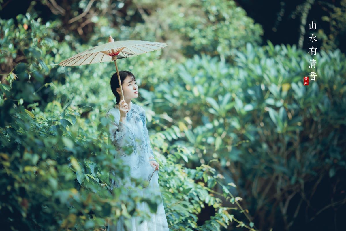 山水清音与山林意境间的月之韵