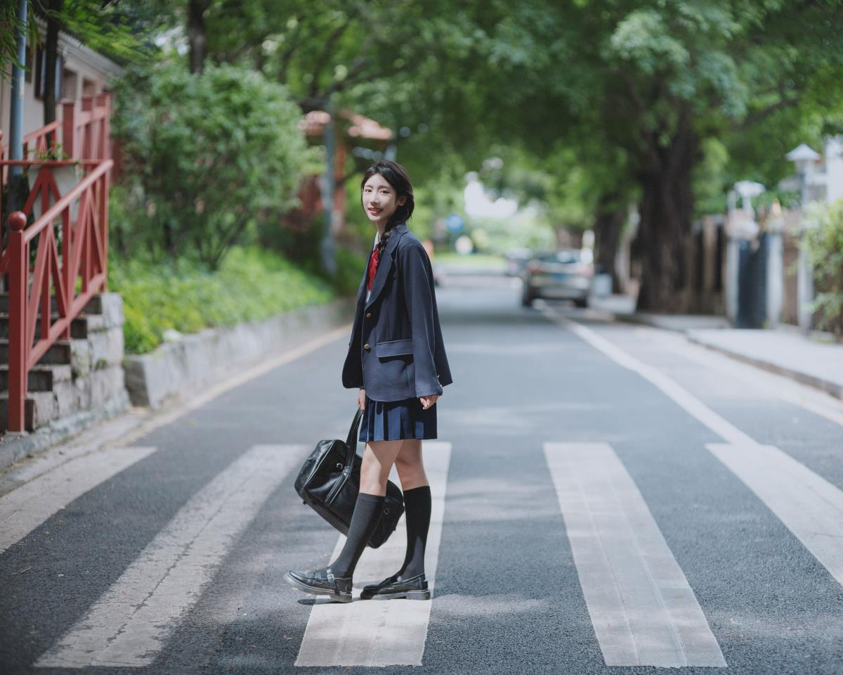 夏花之味：你的眼眸诉说初夏的唯美与甜美