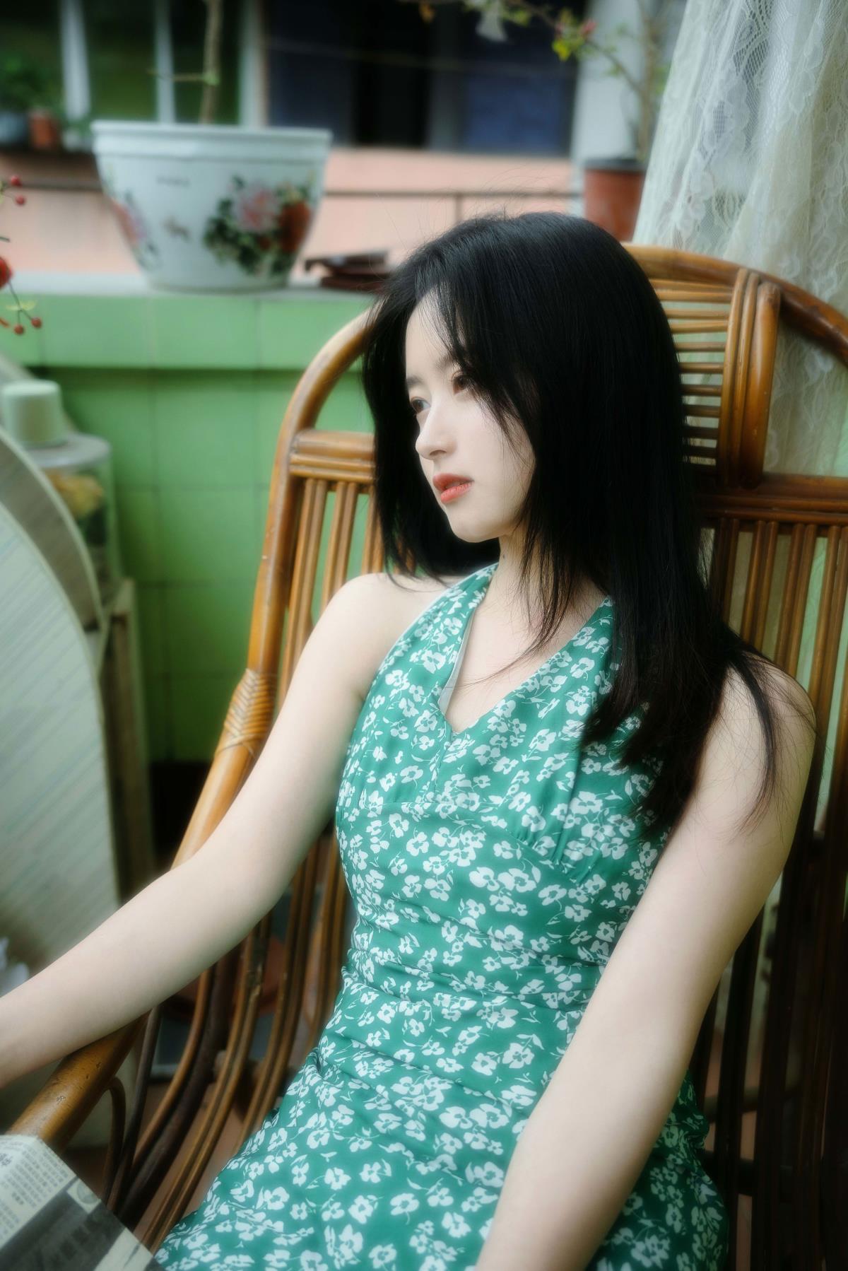 《飞过腐烂花朵，铭记米粉店旁的你》