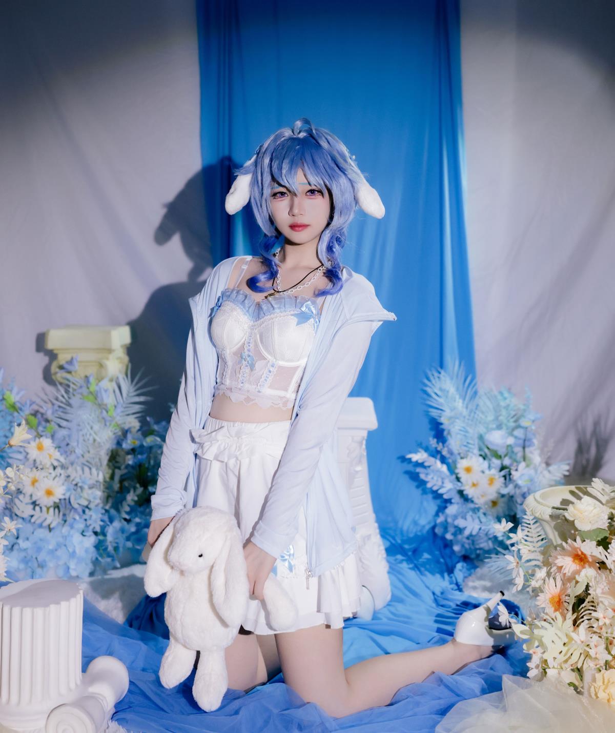 甘雨玉桂狗：光影下的可爱少女之姿